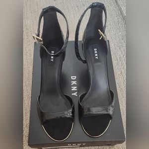 DKNY Womens Black Snake embossed Ankle Strap Kitten Heel Leather